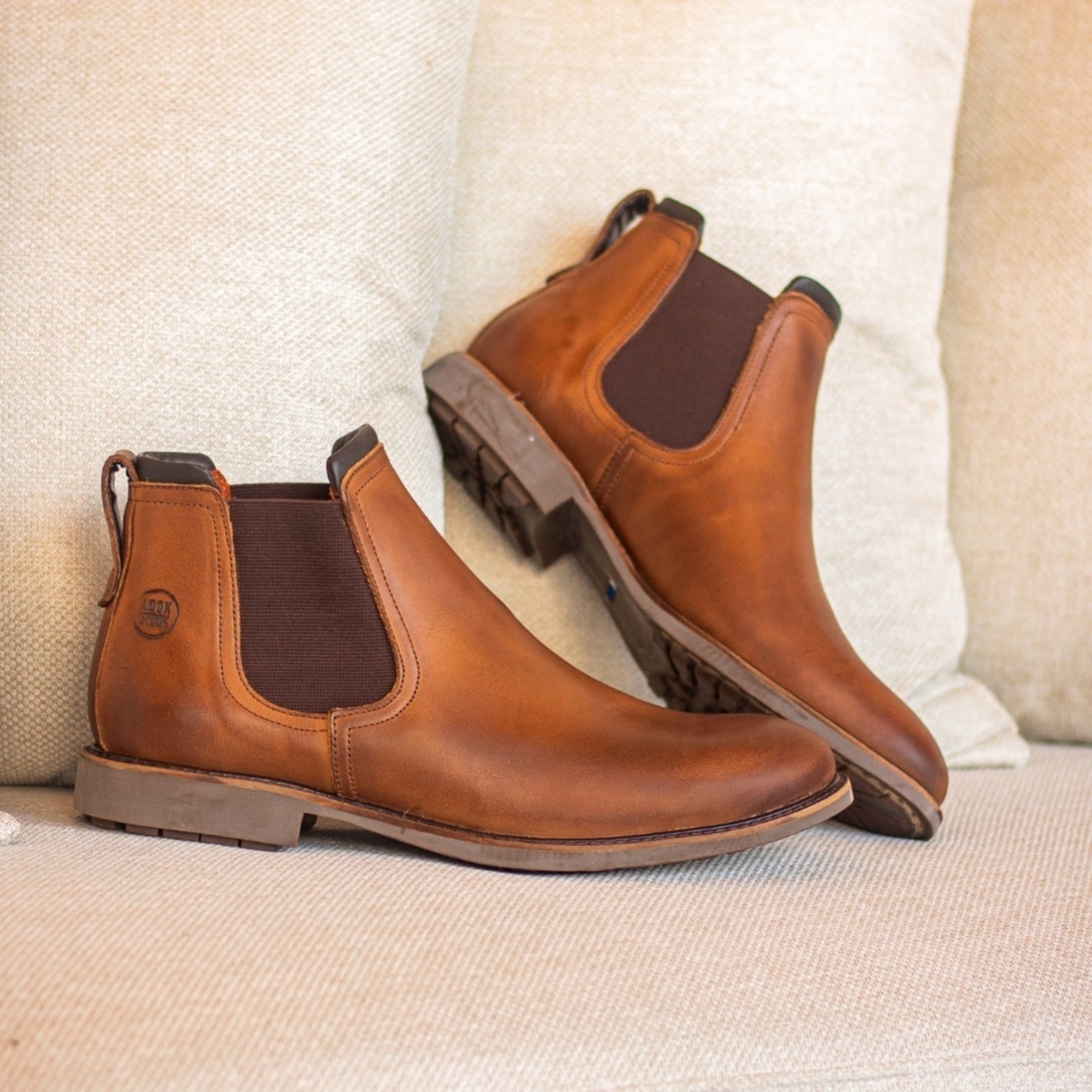 Bota Chelsea Masculina Couro Look Stock Confortável Estiloso
