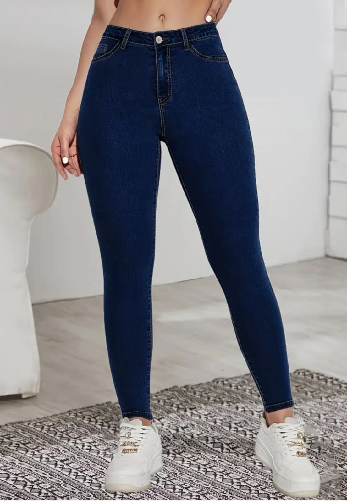 Vista principal Calça Jeans Feminina Skinny Premium Modela o Corpo Cintura Alta com Elastano Lavagem Escura ED E A E JEANS azul/azul marinho