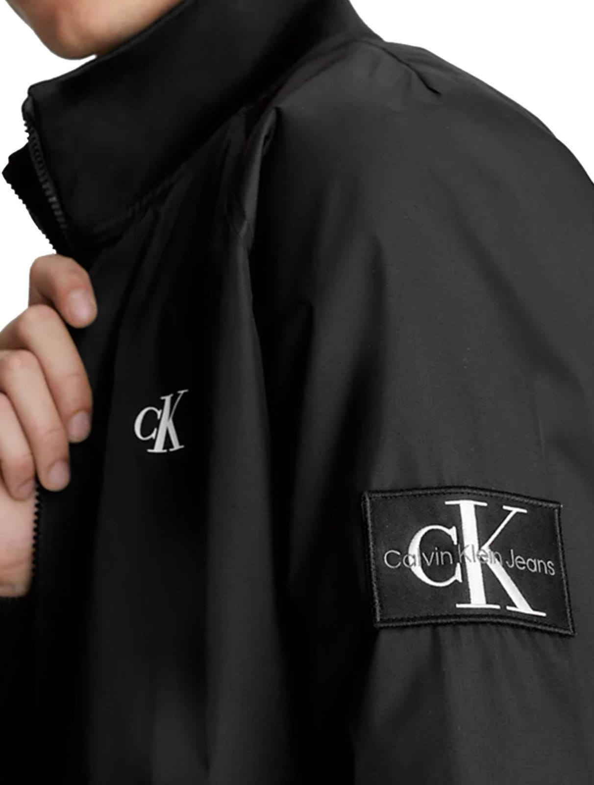 Vista 2 Jaqueta Calvin Klein Jeans Bomber Recycled Polyester Zip Up Preta Calvin Klein preto