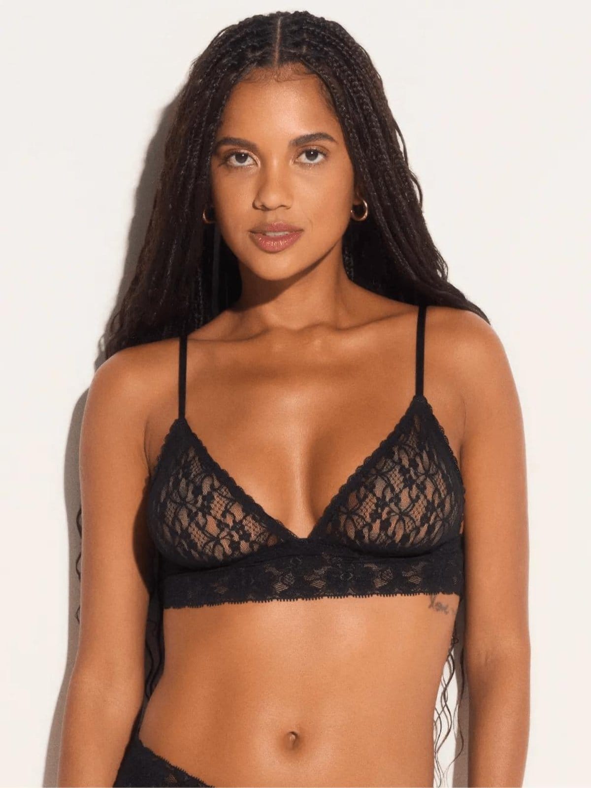 Vista 2 Kit 4 Sutiãs Triângulo Renda Sweet Lace Preto/Branco Loungerie incolor