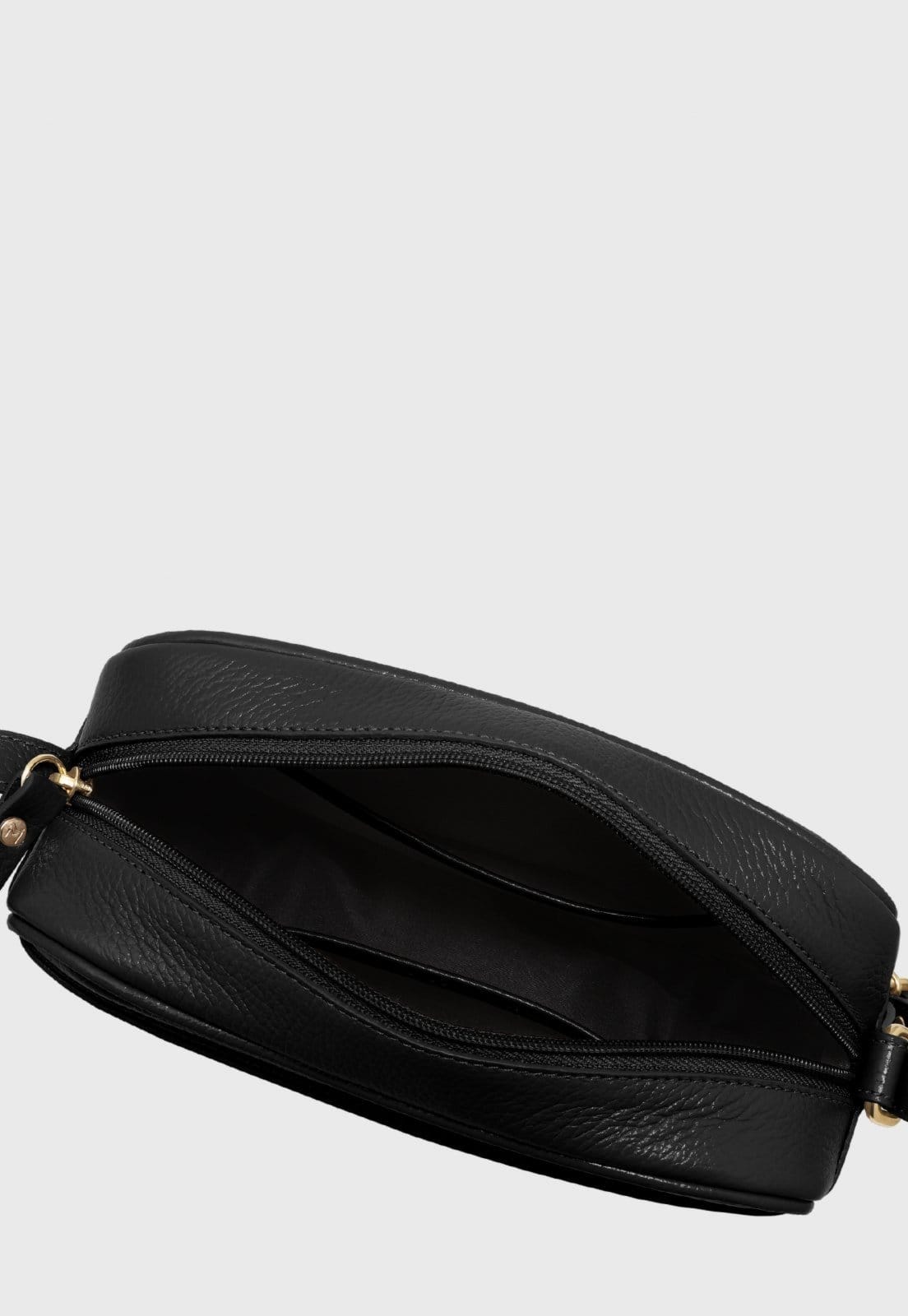 Vista 2 Bolsa Transversal Couro Mariart Quinoa Preta Mariart preto