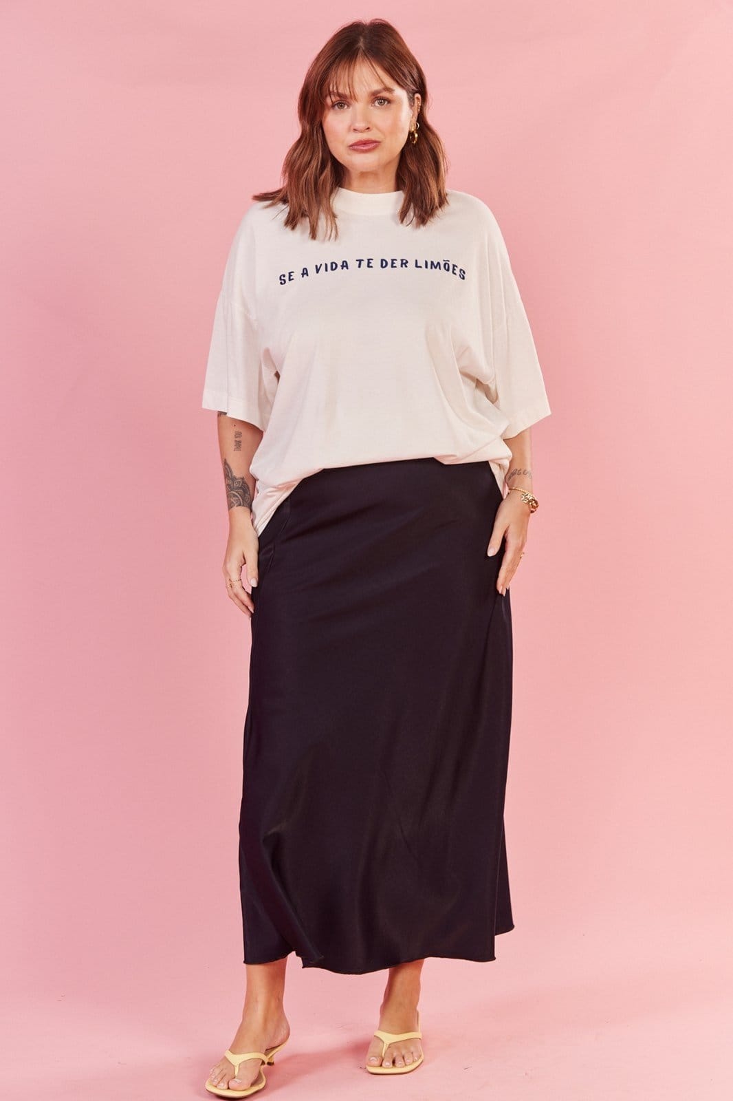 Vista 2 Saia In Love Midi Alongado Paola In Love azul marinho