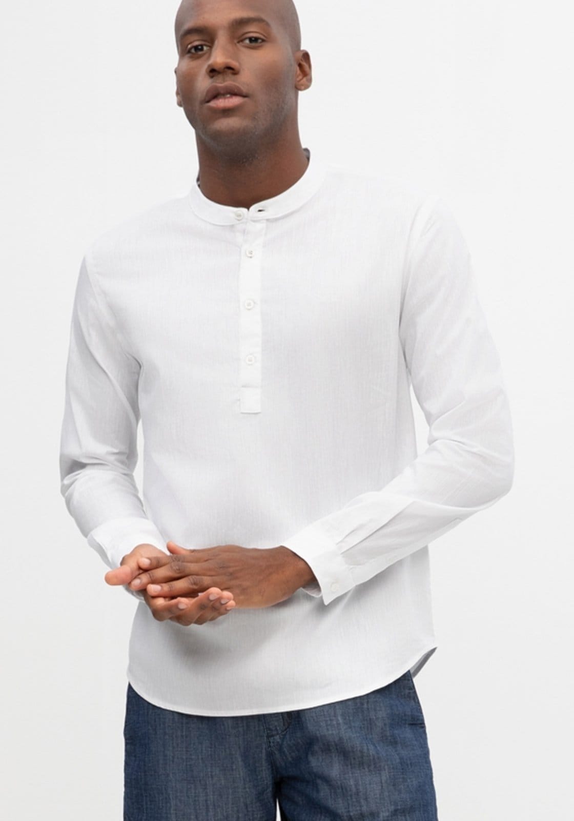 Camisa Masculina Gola Padre Slim Fit em Tecido Linho