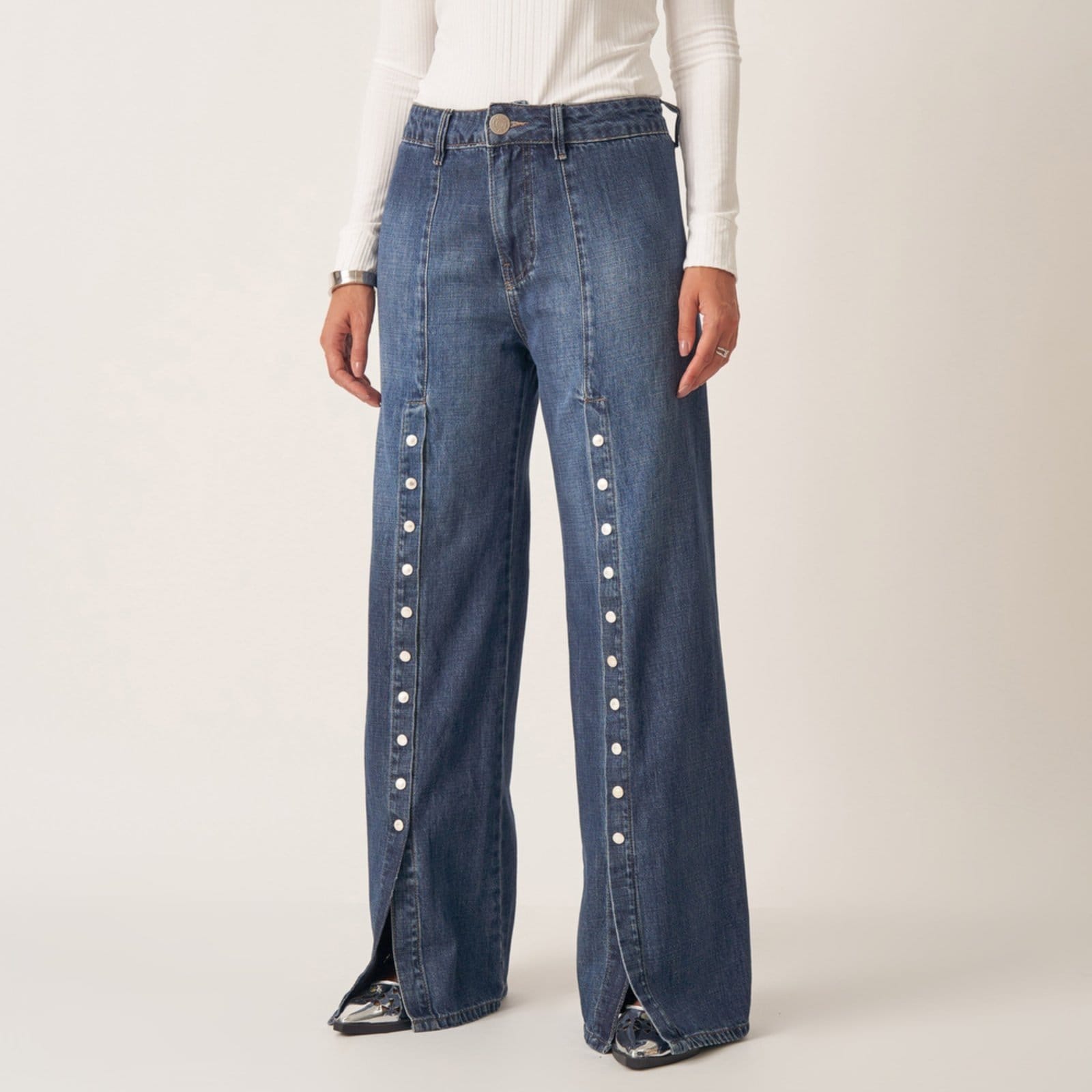 Vista principal Calça Jeans Wide Cintura Alta Sem Costura Lateral Recortes E Botões Bloom azul marinho