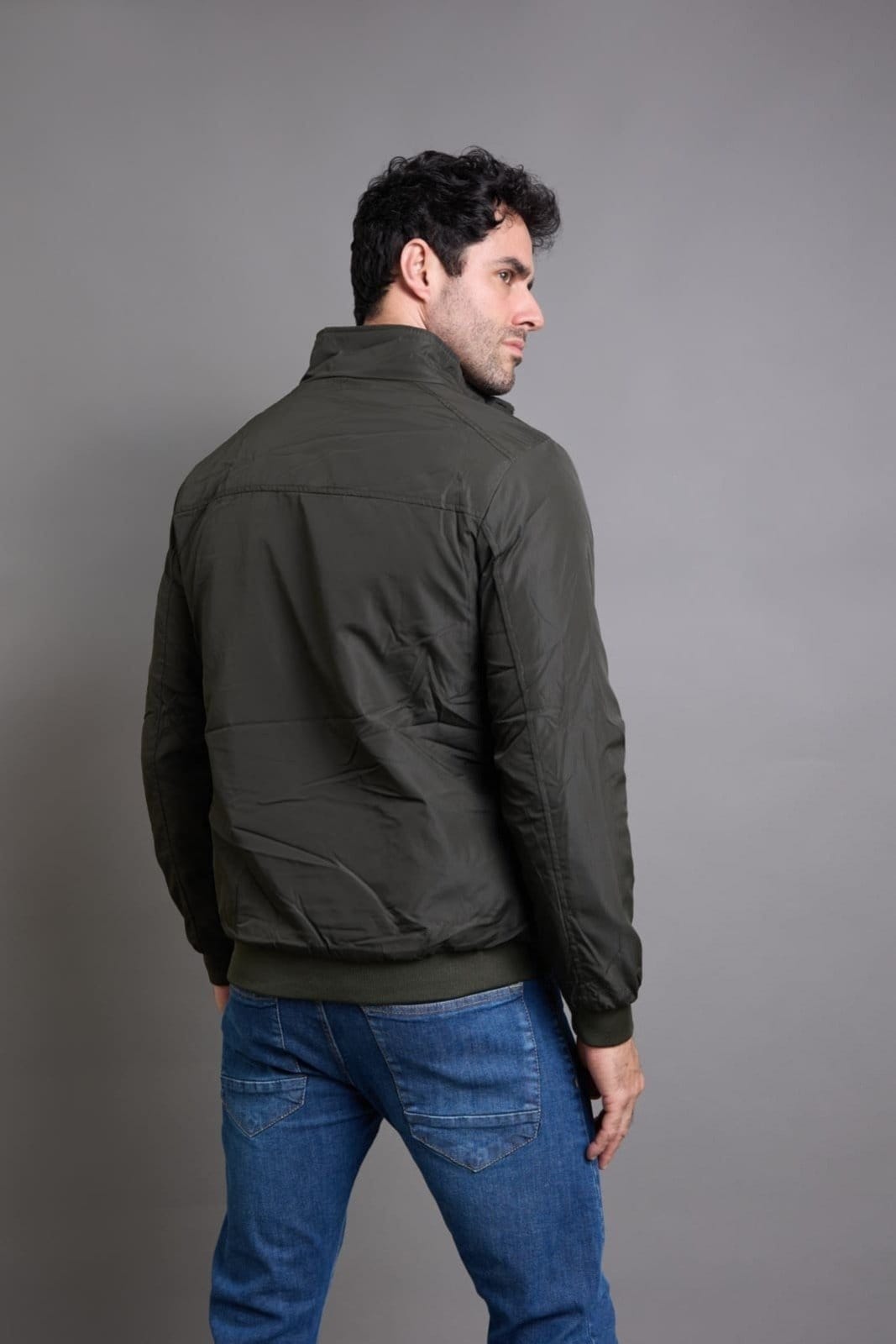 Vista 2 Jaqueta Bomber Masculina Em Poliéster Com Recortes Dialogo DIALOGO verde/verde militar verde