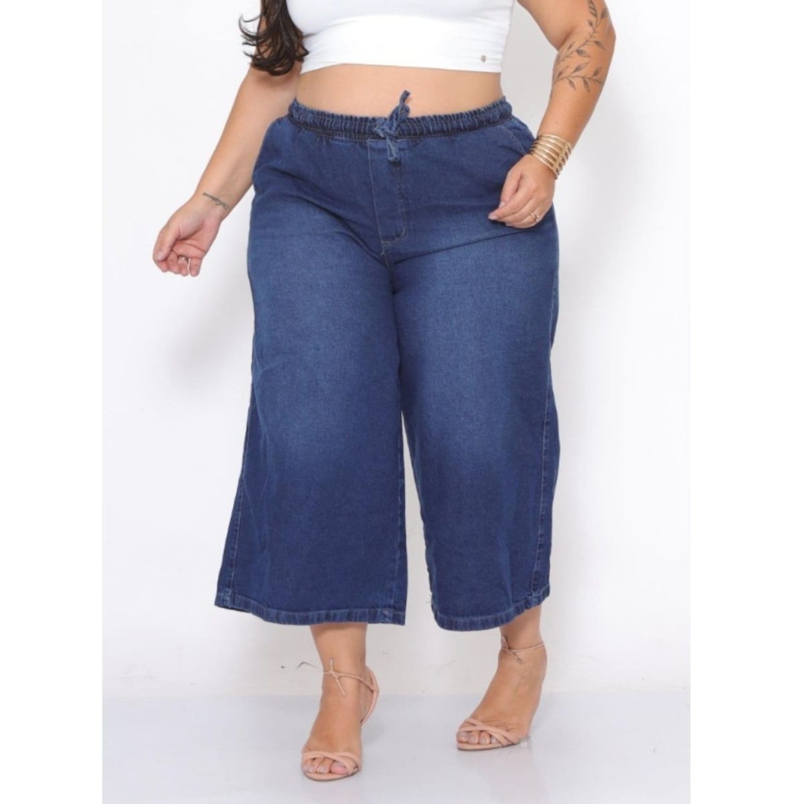 Vista principal Calça Pantacourt Feminina Plus Size Jeans Manchada Alleppo Jeans azul