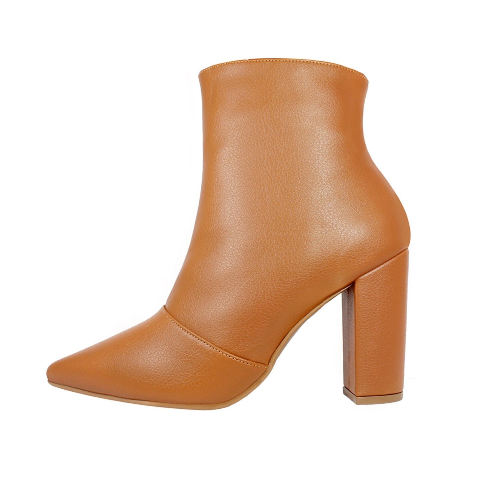 Vista 2 Bota Salto Alto Grosso Cano Curto Bico Fino Luiza Sobreira Mod. 2225 Luiza Sobreira caramelo