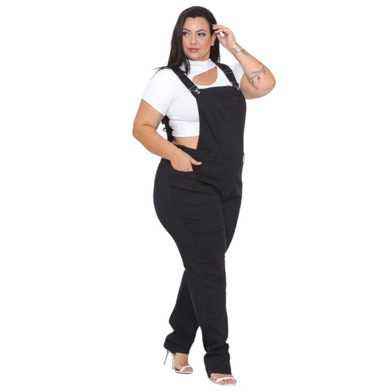 Vista 2 Macacão Jardineira Feminino Plus Size Jeans Loka preto