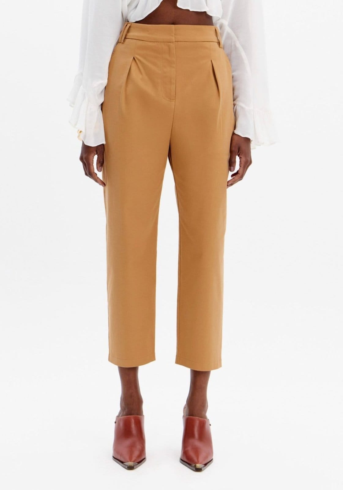 Vista 2 Calça Carrot Alfaiataria Com Bolsos Lança Perfume marrom