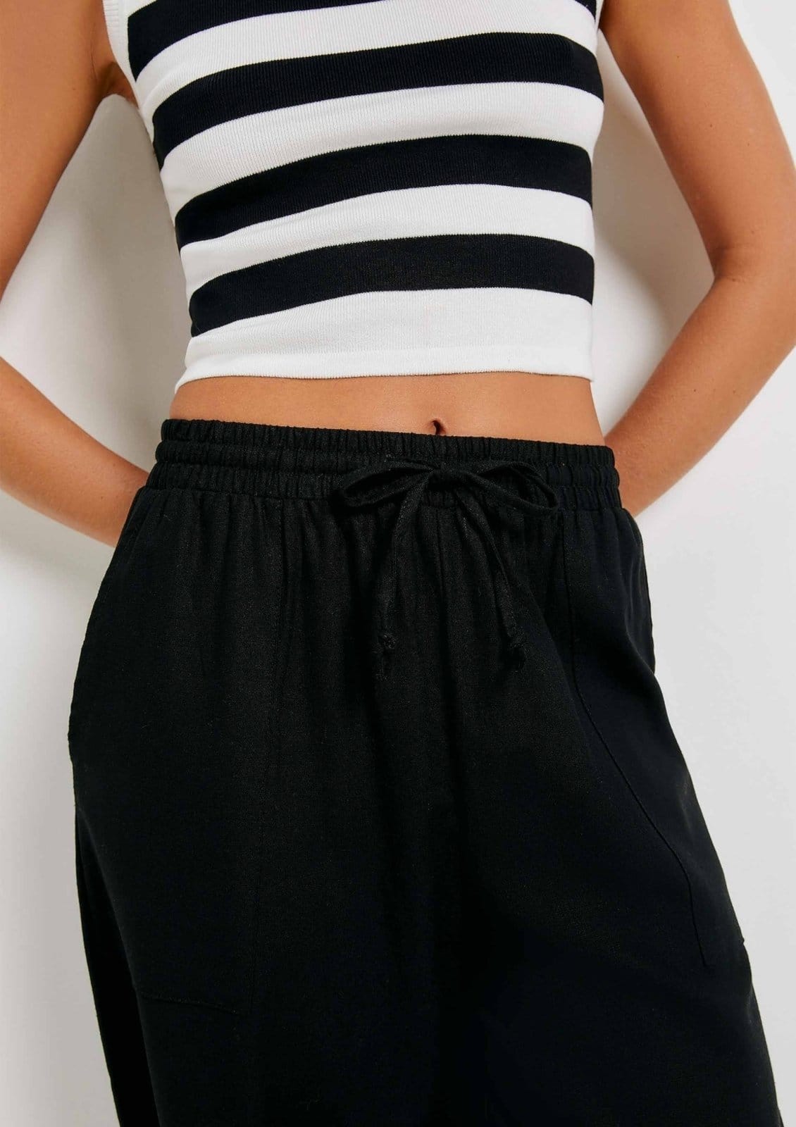 Vista 2 Calça Feminina Reta Cintura Alta Com Linho Hering preto