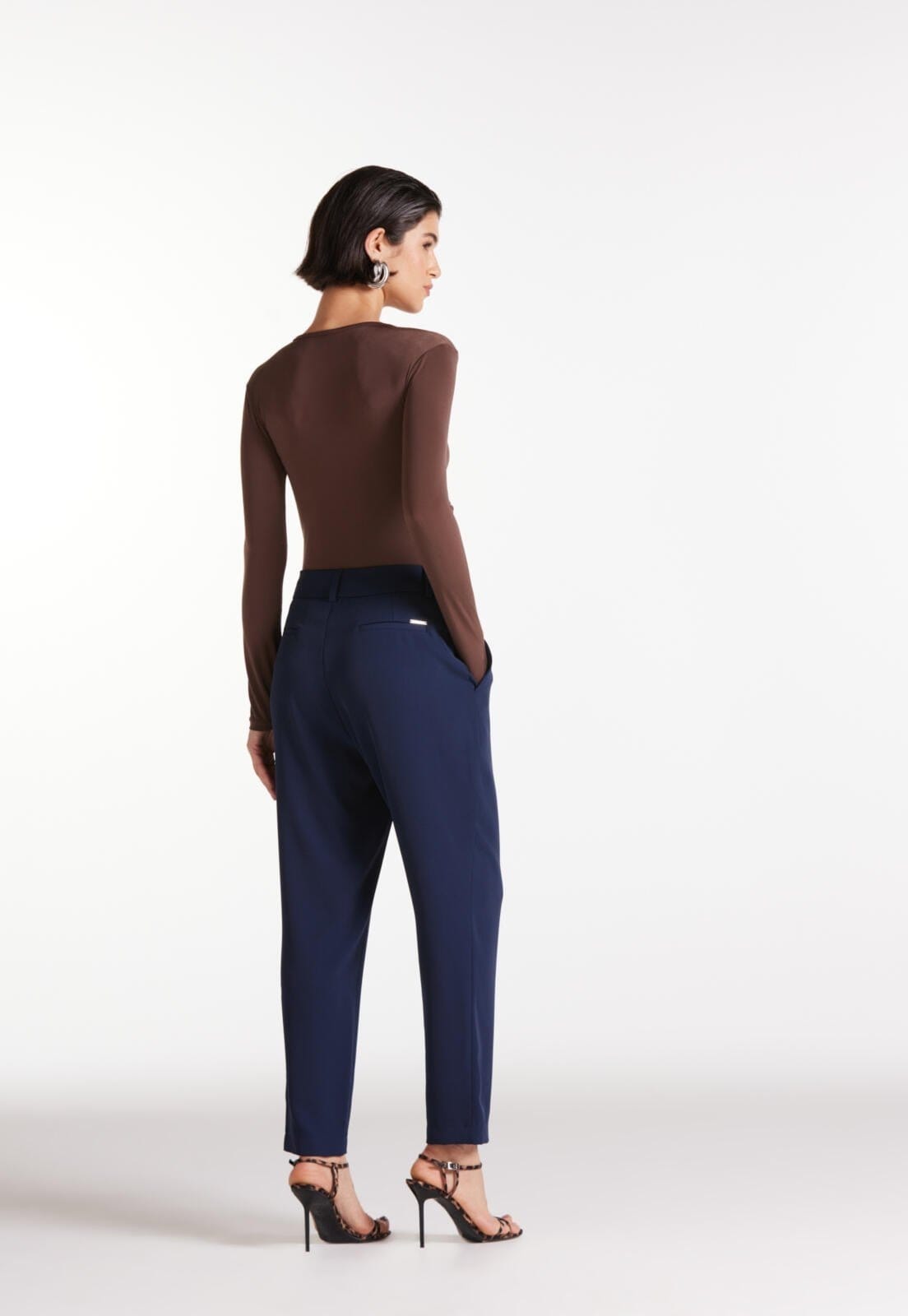 Vista 2 Calça Alfaiataria Cintura Alta Traymon Marinho Noite Traymon azul marinho