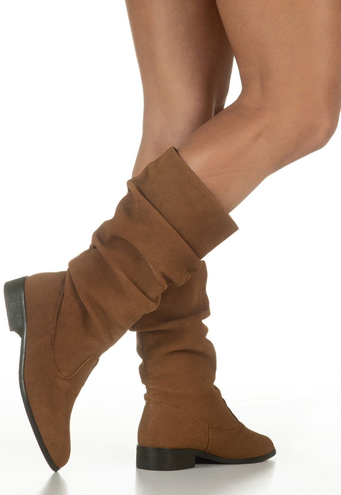 Vista 2 Bota Feminina GiGiL Bico Arredondado Cano Médio Franzido Plissado Enrugado Salto Baixo Camurça Gigil caramelo/marrom