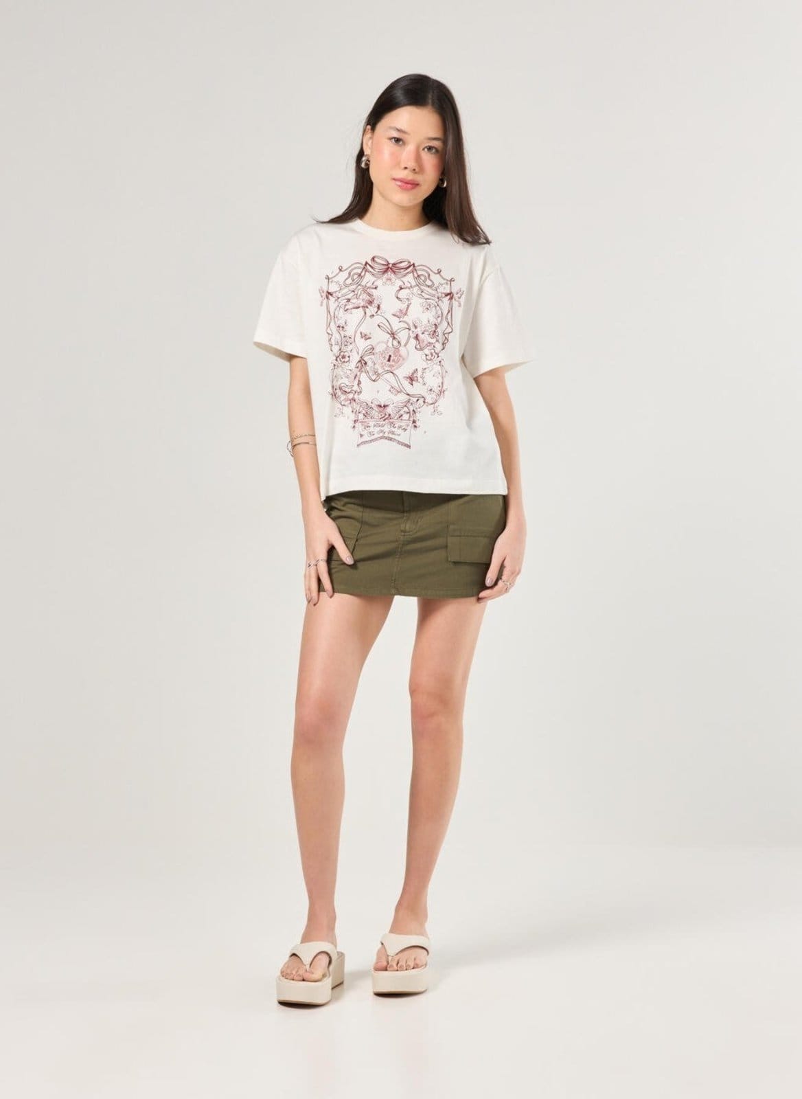 Vista principal Short Saia Sarja Bolsos Youcom verde militar