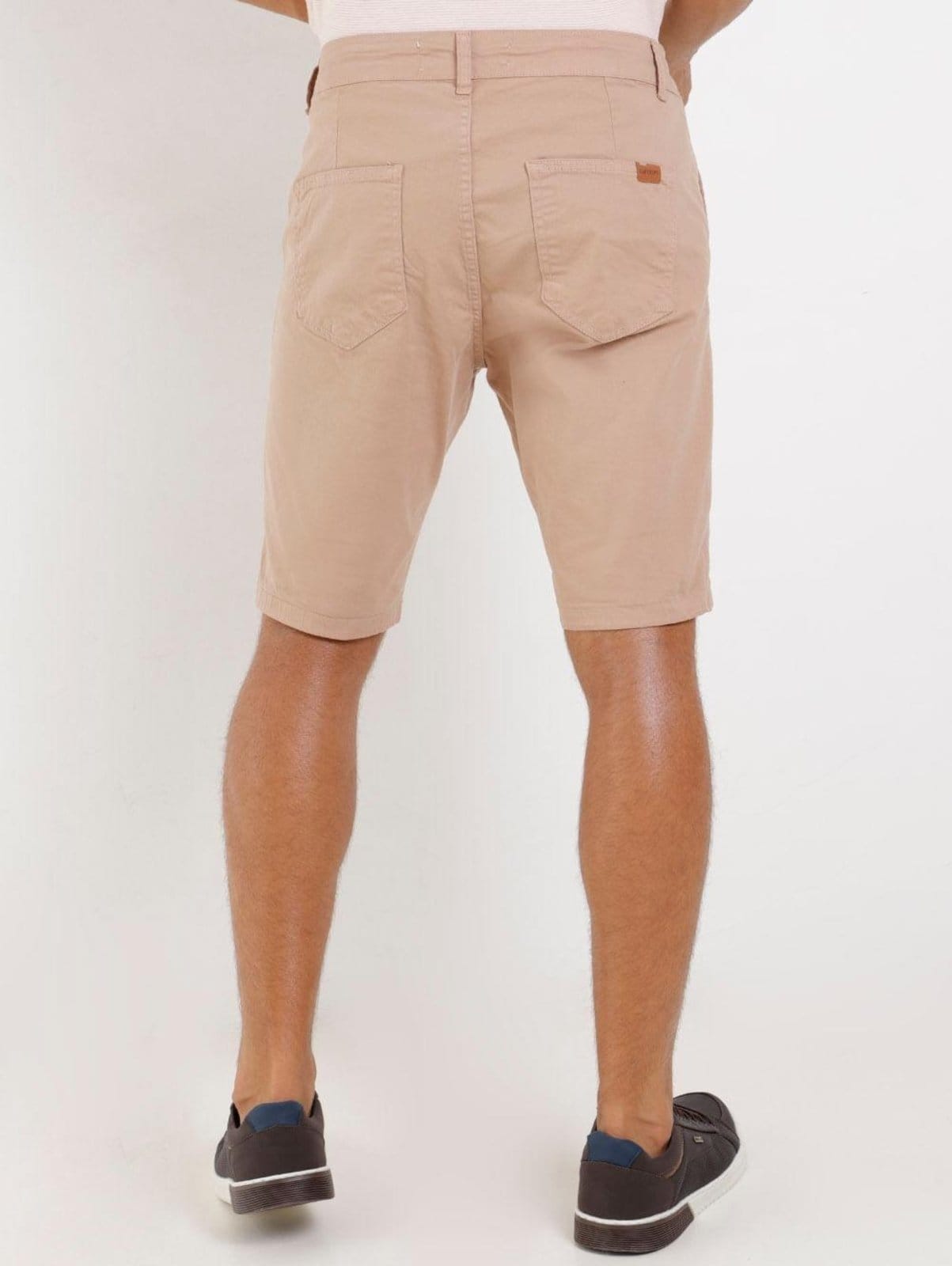 Vista 2 Bermuda Chino Sarja Elétron Masculina Elétron caramelo