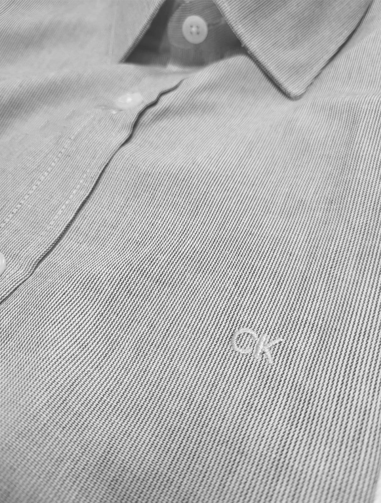 Vista 2 Camisa Calvin Klein Masculina Regular Fit Micro Stripes Preta Calvin Klein preto