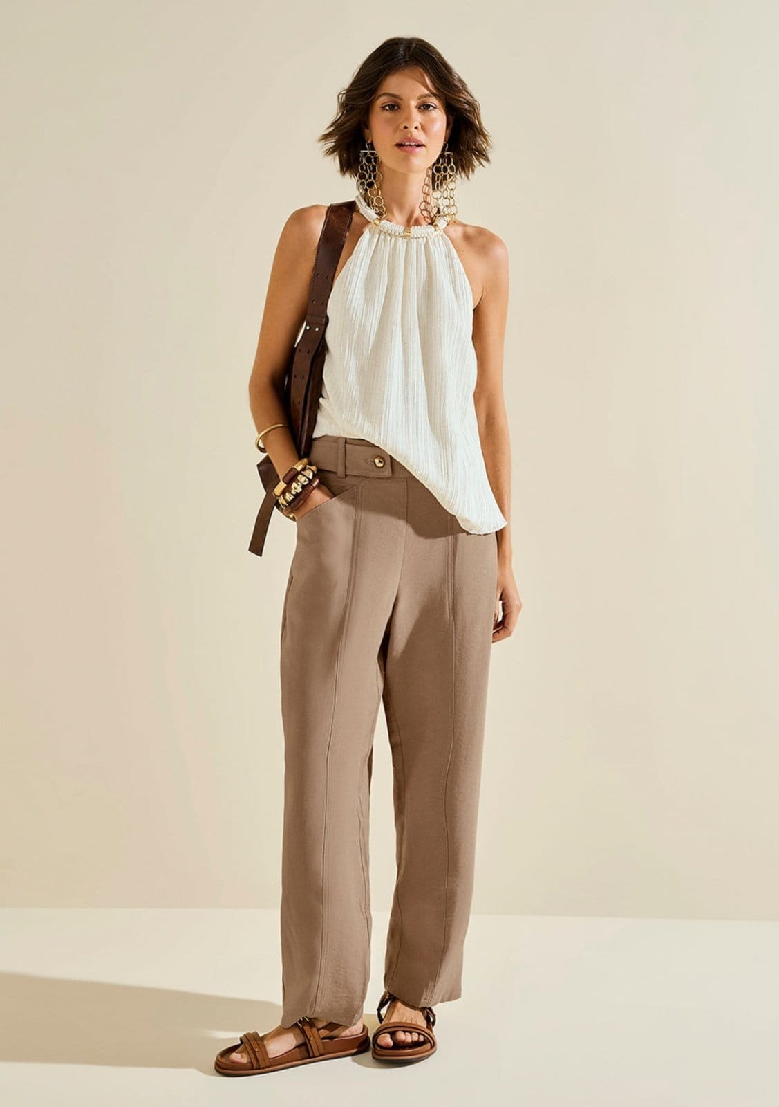 Vista principal Calça Morena Rosa Cenoura Alta Bege Morena Rosa bege rosa