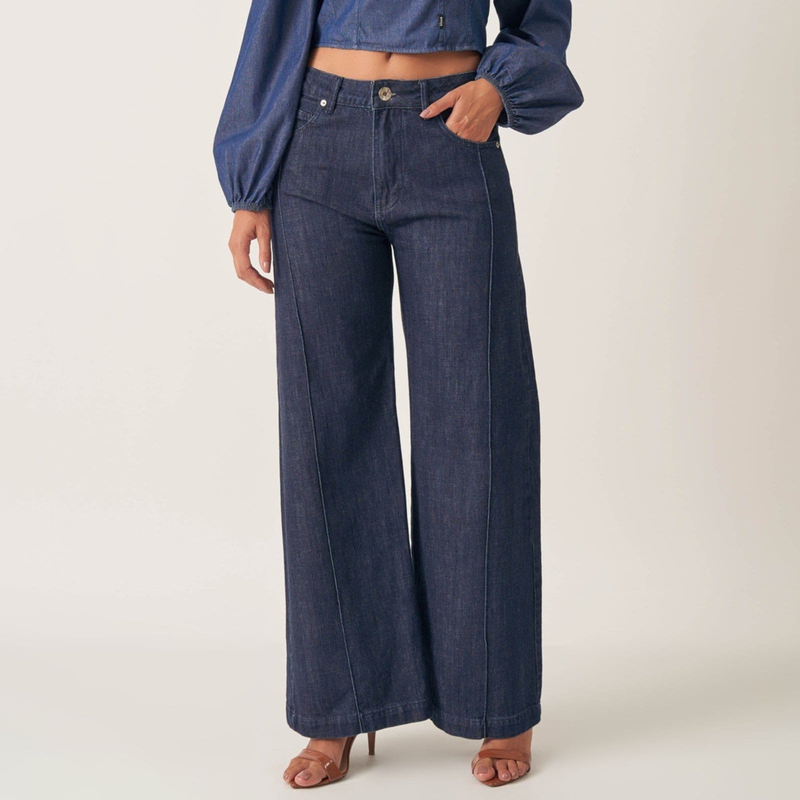 Vista principal Calça Jeans Wide Cintura Alta Nervura Bloom azul marinho