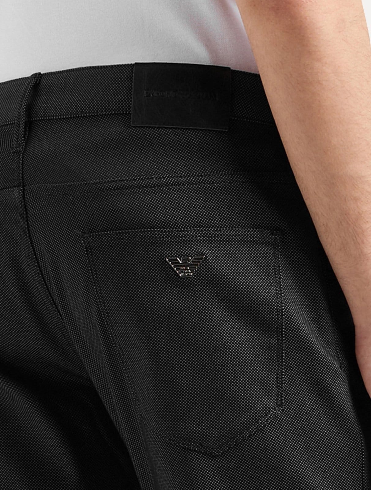 Vista 2 Calça Jeans Empório Armani Masculina J06 Slim Fit Armure 5 Pockets Preto Emporio Armani azul