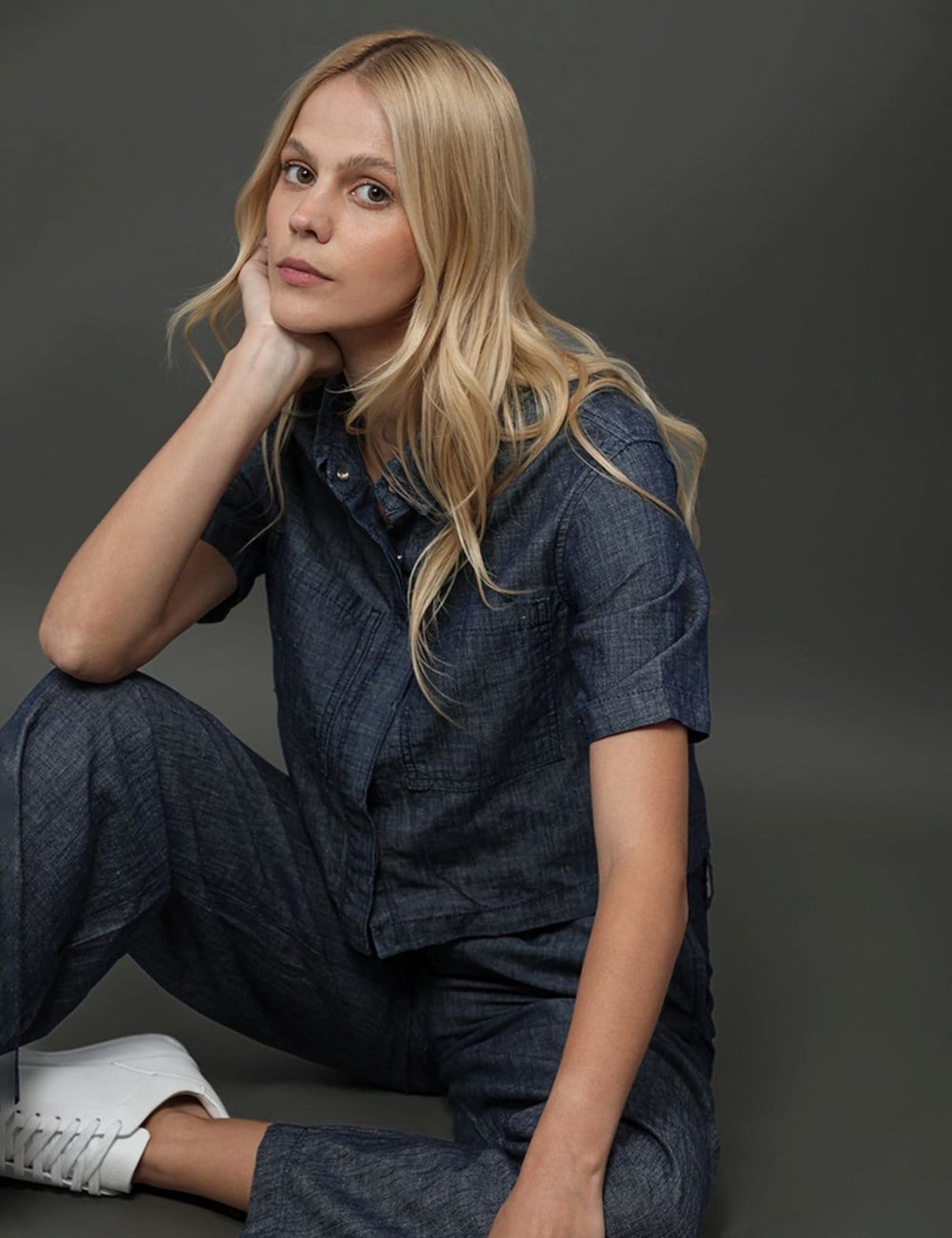 Vista 2 Calça Jeans Feminina Cânhamo Wide Leg Calvin Klein - Marinho Calvin Klein Jeans azul marinho