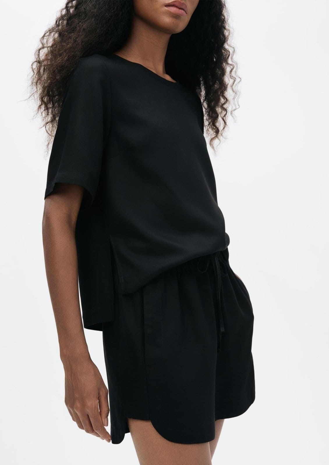 Vista 2 Shorts Feminino Runner Cintura édia Hering preto