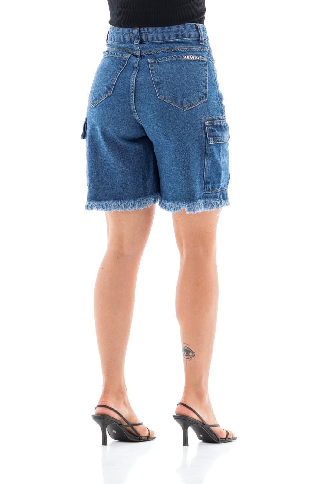 Vista 2 Bermuda Jeans Feminina Arauto Mom Cargo Less Water ARAUTO JEANS azul