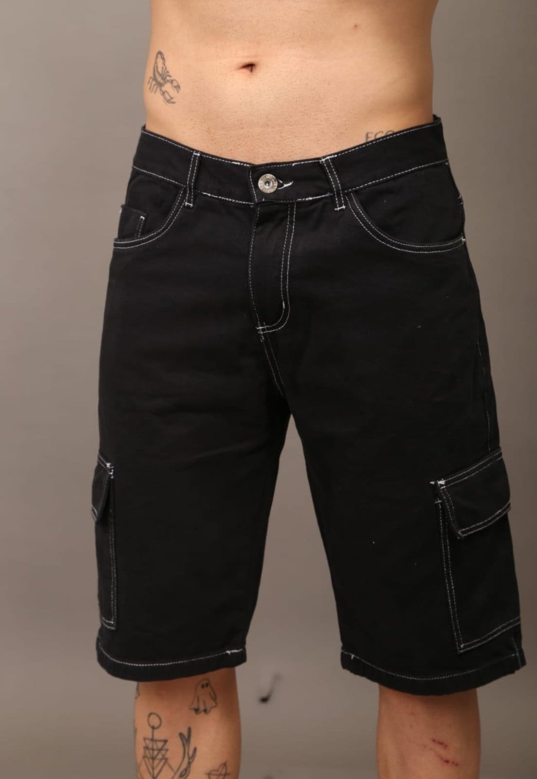 Bermuda Preta com Costura Branca Sarja Masculina