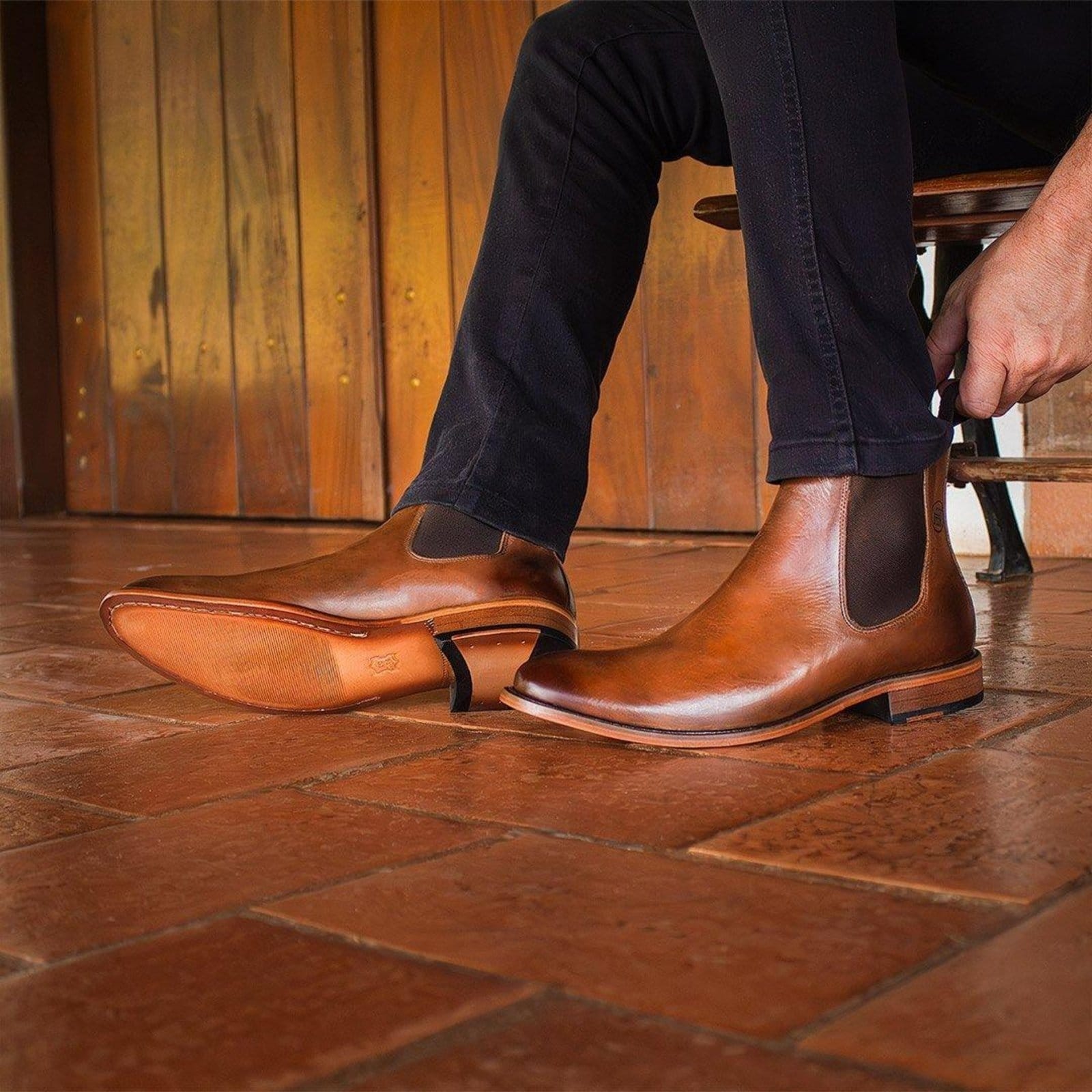 Bota Chelsea Masculina Solado Couro Look Stock Elegante