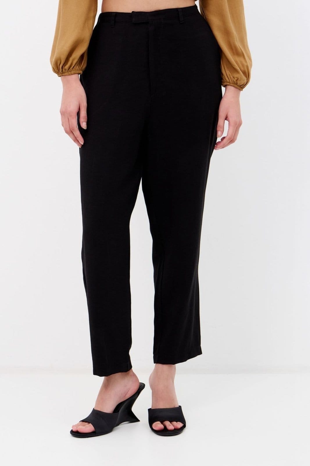 Vista 2 Calça Slim Fit Feminina Inblanche preto