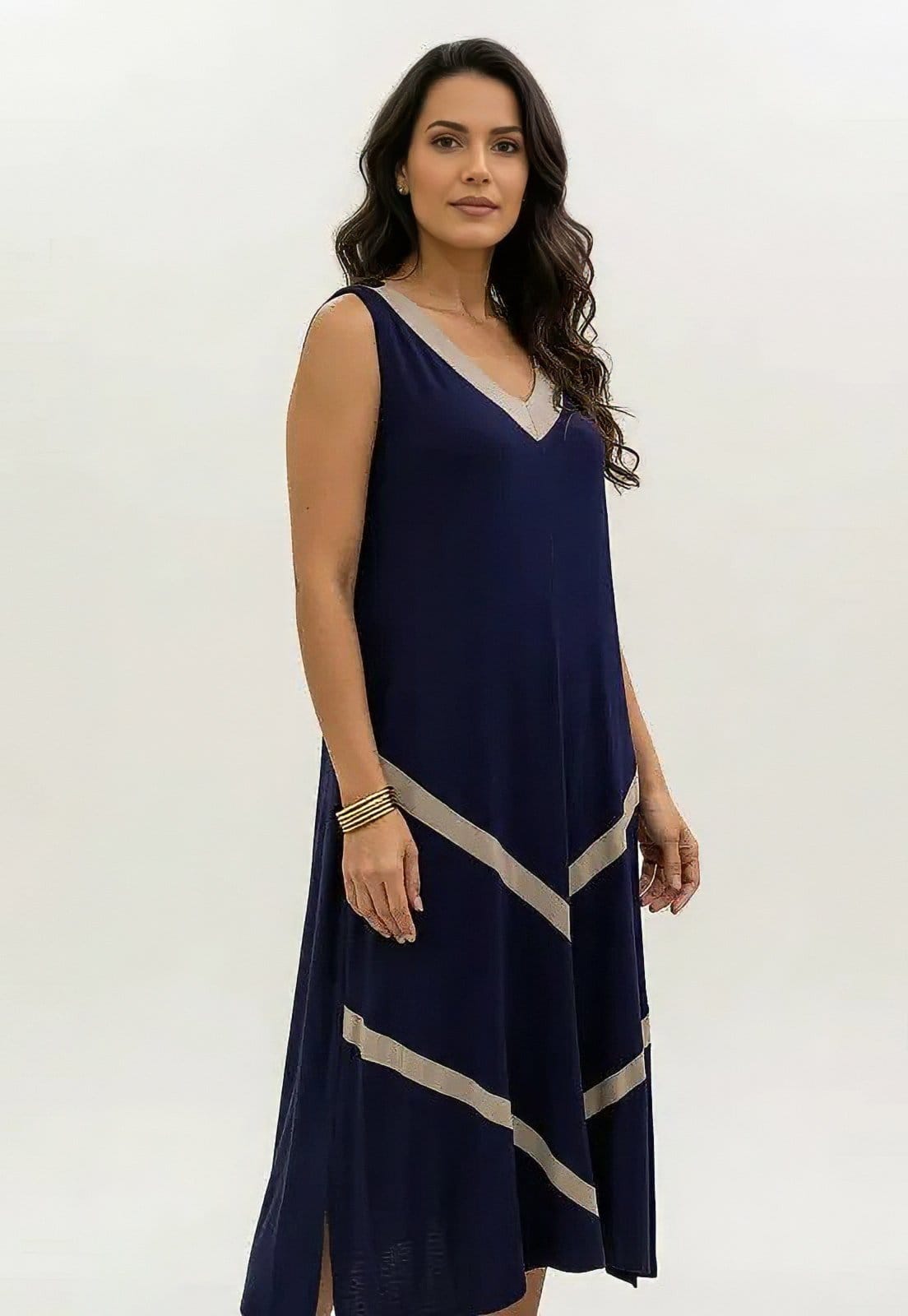 Vista 2 Vestido CabanaFee Serena Regata Malha Midi Plus Azul e Ocre Cabanafree azul marinho