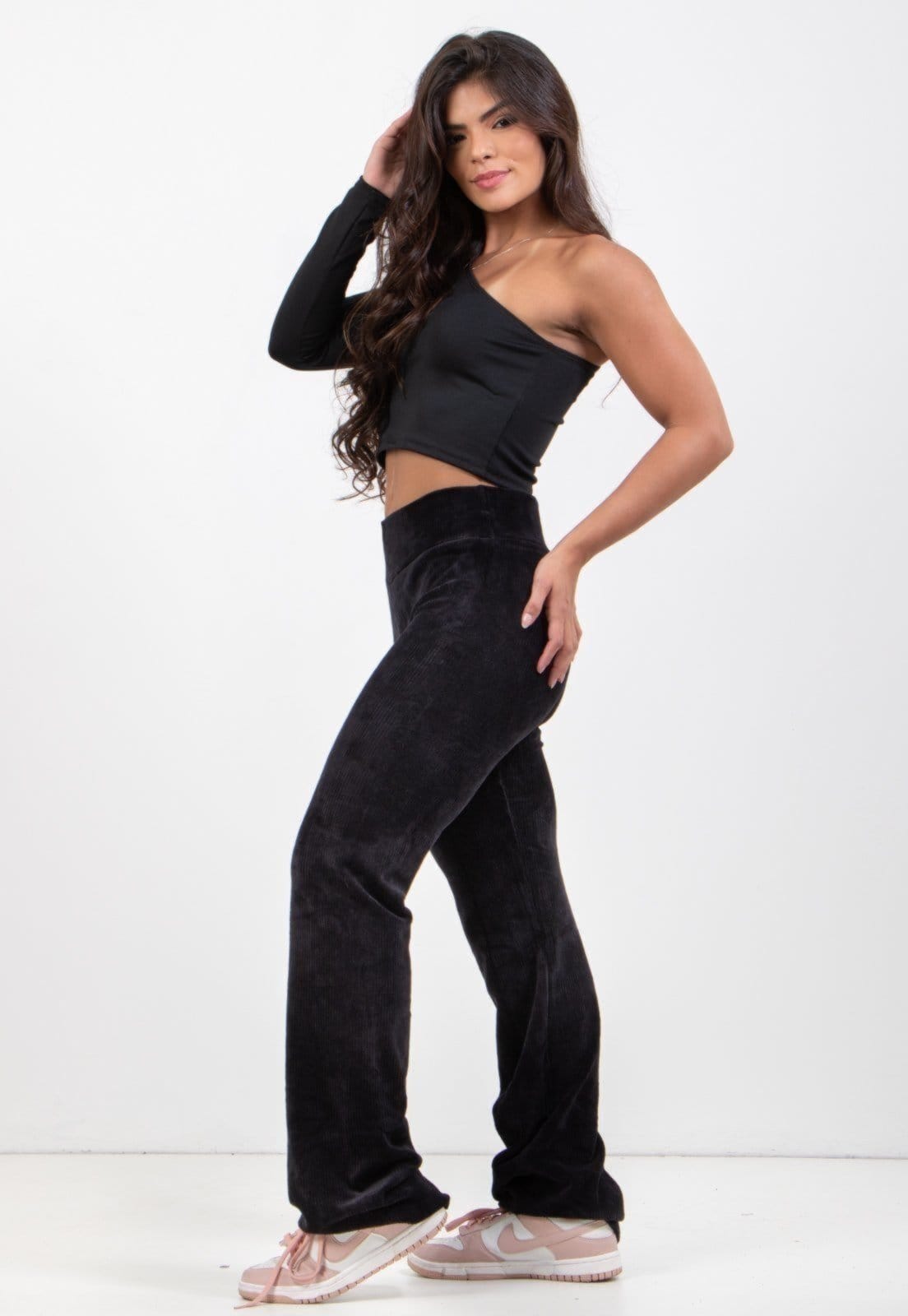 Vista 2 Calça Flare Rioutlet Veludo Cotelê Cintura Alta Preta Rioutlet preto