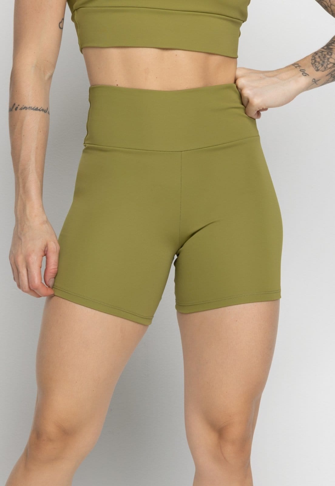 Vista principal Short Fitness Vekyo Poliamida Feminino Suplex Liso Academia Pistache VEKYO verde