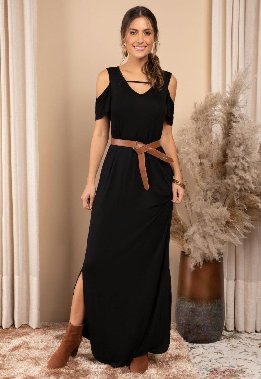 Vestido Longo Com Fendas E Ombro Vazado