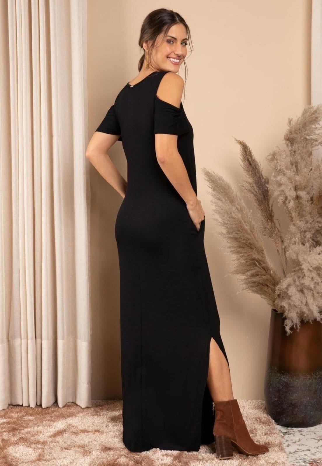 Vista 2 Vestido Longo Com Fendas E Ombro Vazado Quintess preto