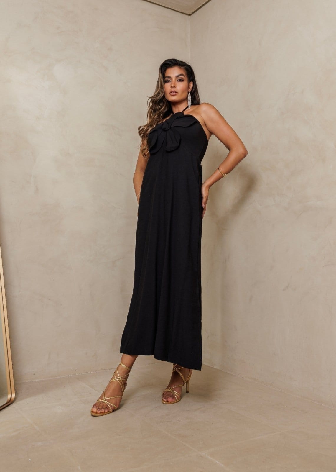 Vestido Midi Detalhe de Flor Frente Única Alfaiataria Gingy