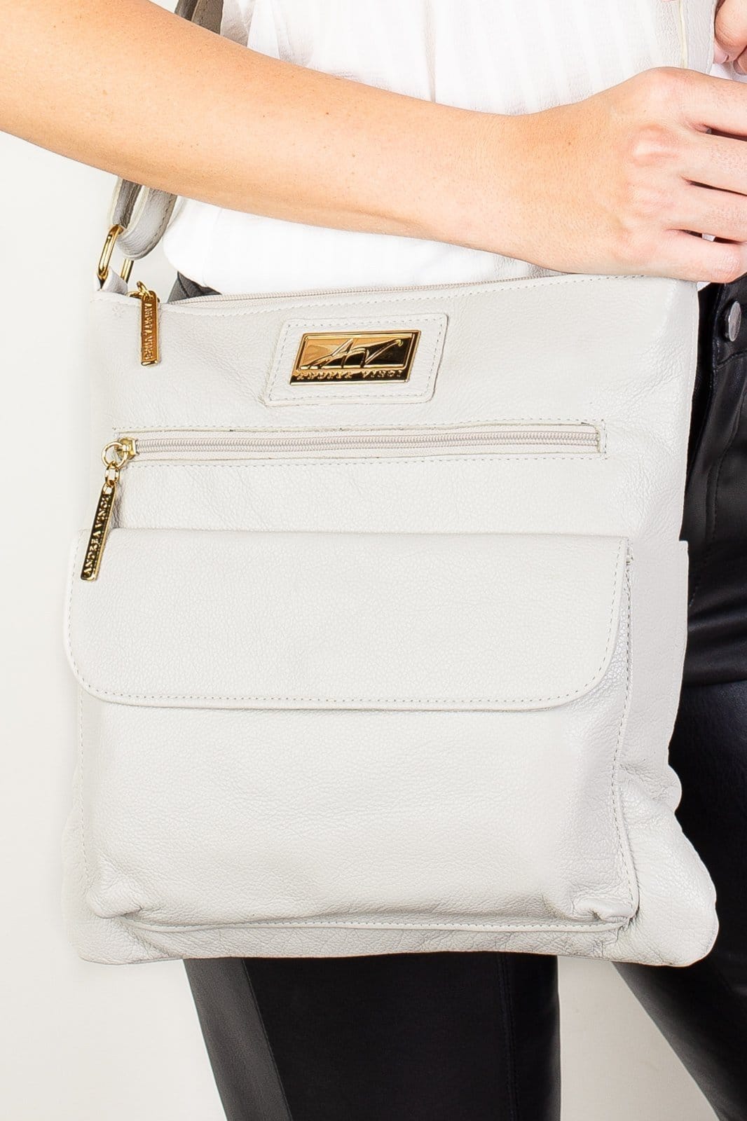 Vista 2 Bolsa transversal de couro liso Karen - Marfim Andrea Vinci vermelho