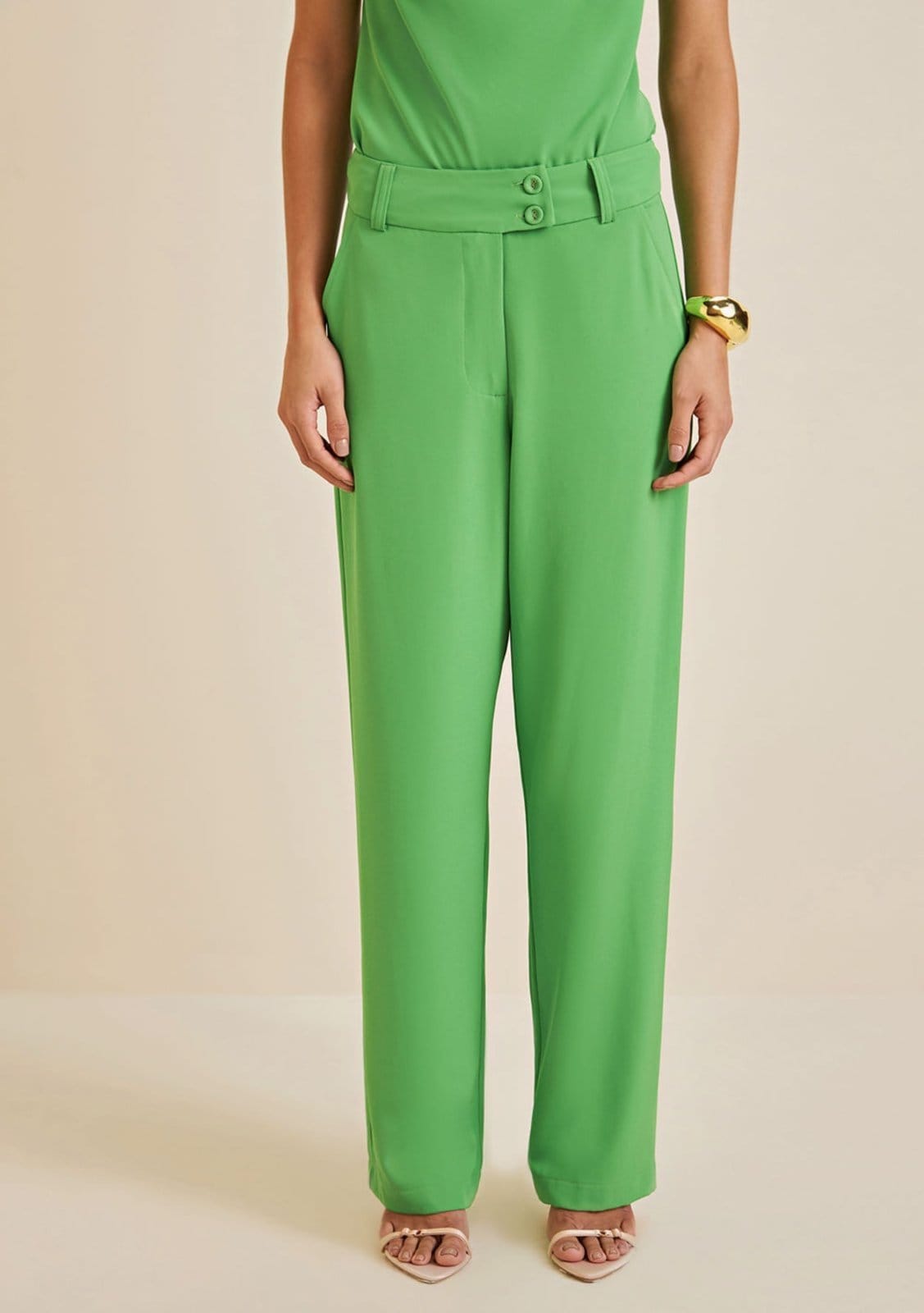 Vista 2 Calça Morena Rosa Reta Cós Alto Bolso-Faca Verde Morena Rosa verde rosa