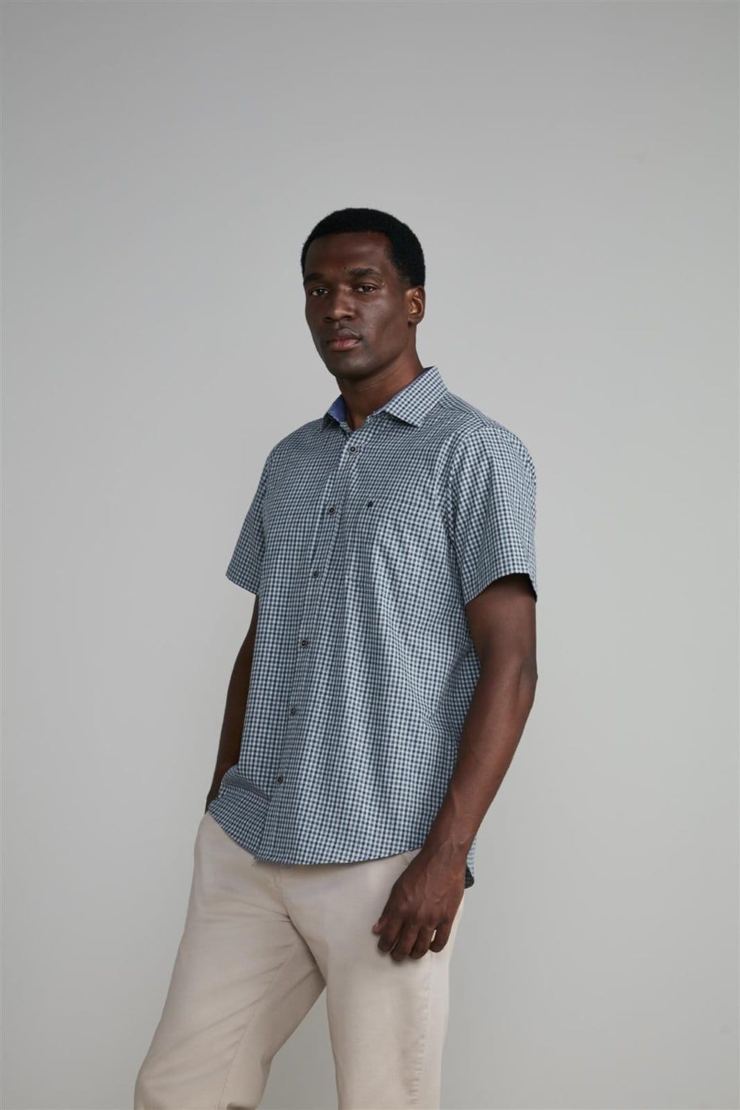 HIGHSTIL Camisa Manga Curta com Bolso Comfort Listrada