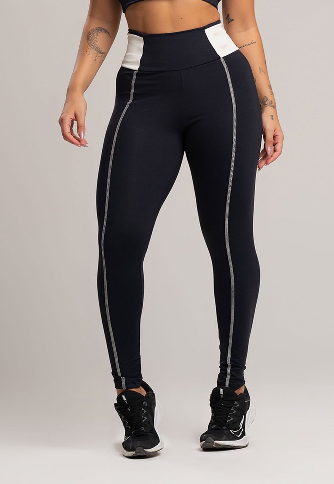 Vista 2 Calça Legging MVB Modas Cós Off White Cintura Alta Feminina Poliamida Preto Mvb Modas preto white