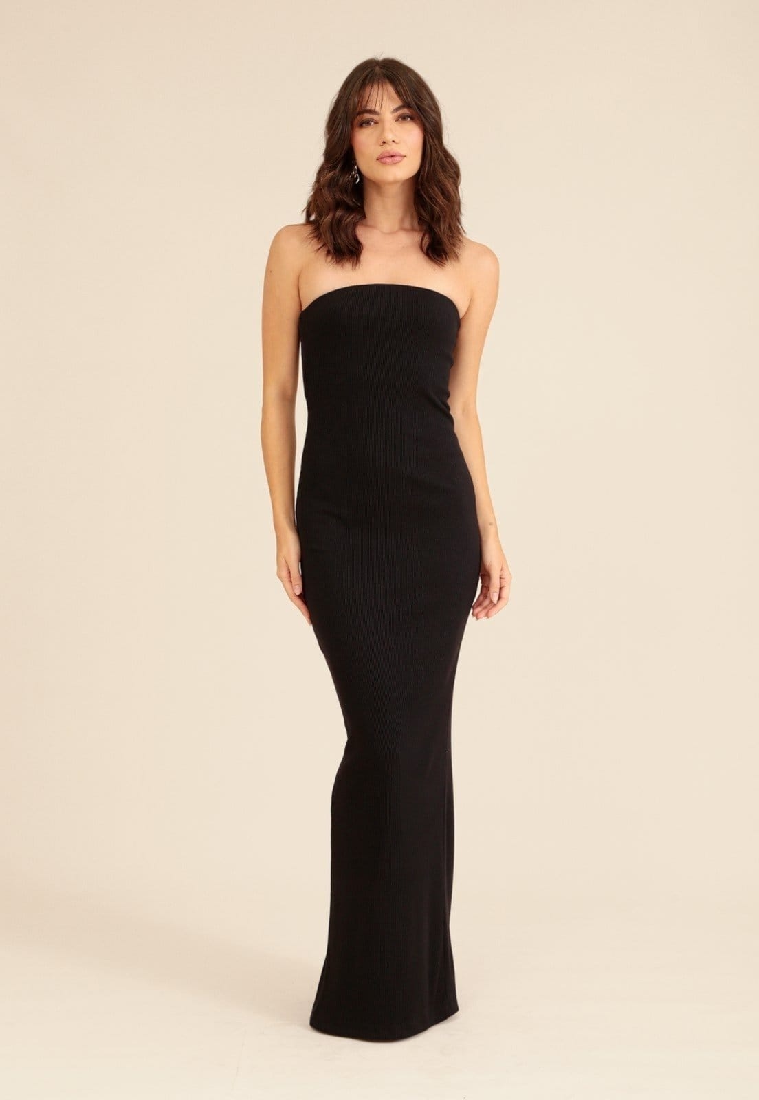 Vista principal Vestido Longo Pop Me Em Ribana Decote Reto Fenda Costa Pop Me preto