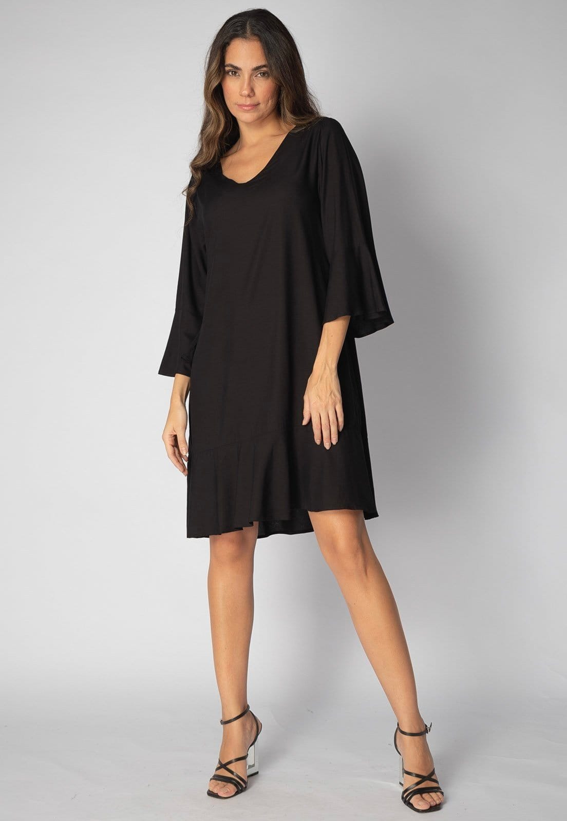 Vista 2 Vestido Curto Etá Viscose Amazonia Vital com Babado na Barra e na Manga Amazonia Vital preto