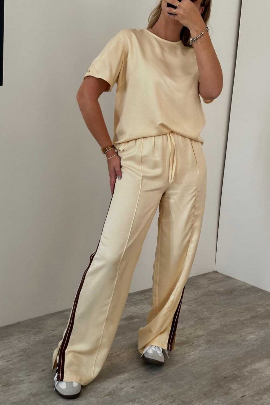 Calça Vanibele Track Manteiga