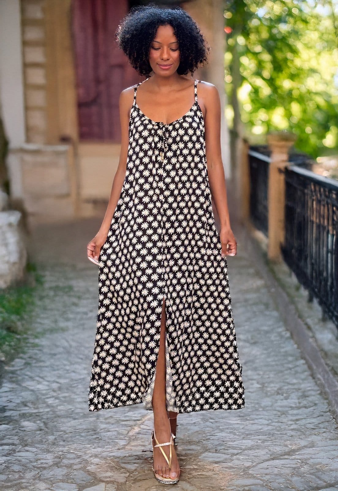 Vestido Midi Amplo Encanto das Margaridas