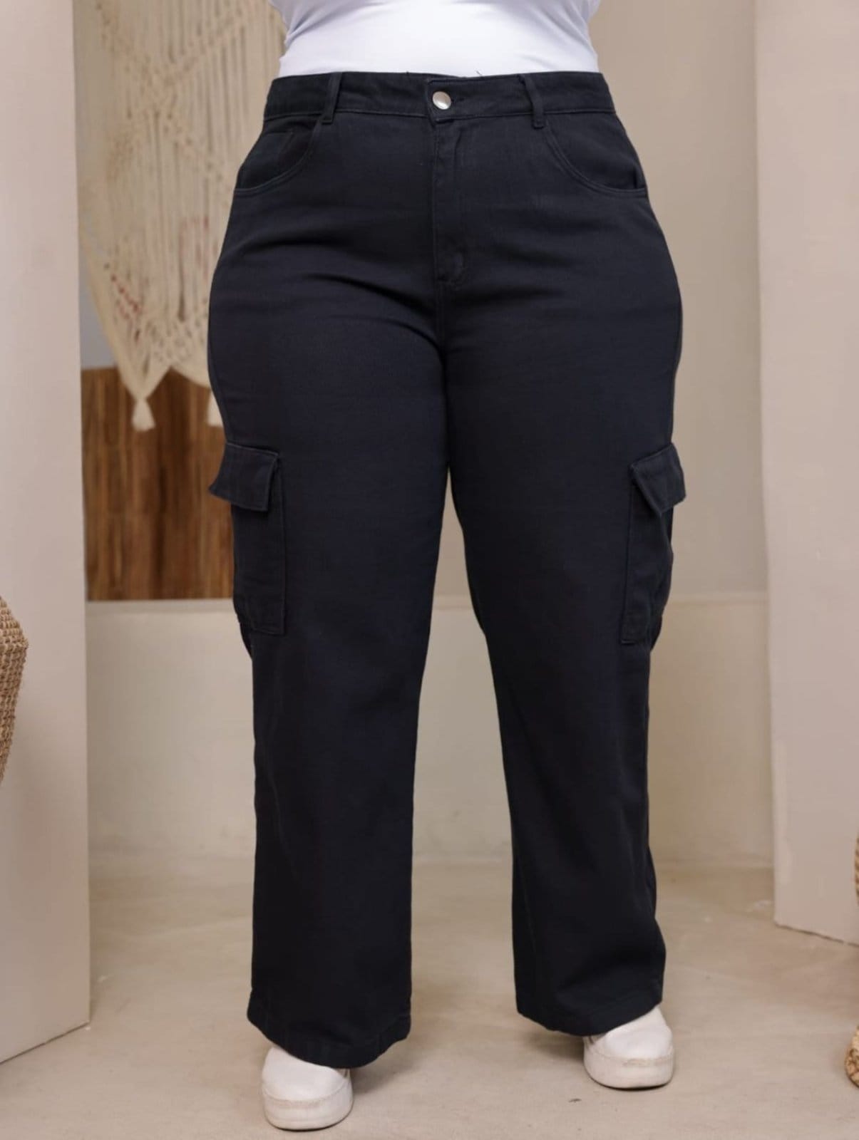 Calça Cargo Feminina Plus Size Preta Sarja