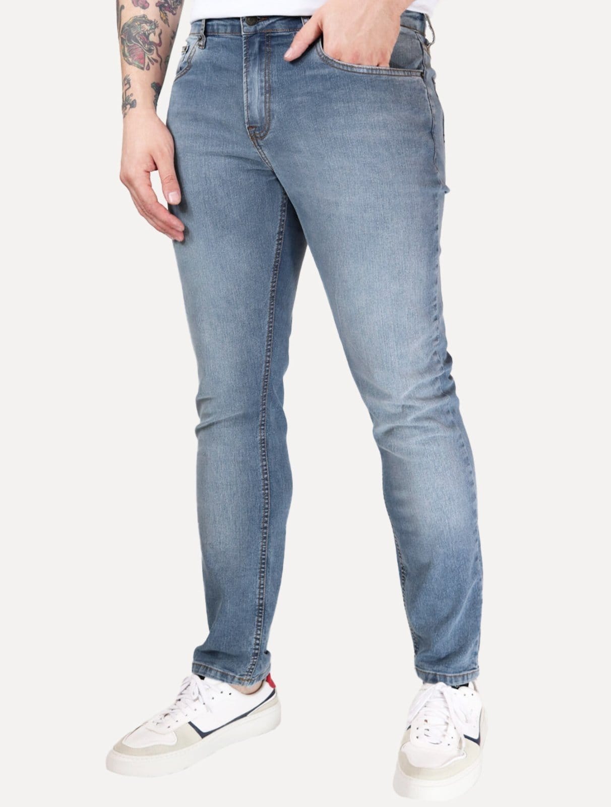 Vista principal Calça Tommy Jeans Masculina Slim Austin Azul Médio Tommy Jeans jeans azul