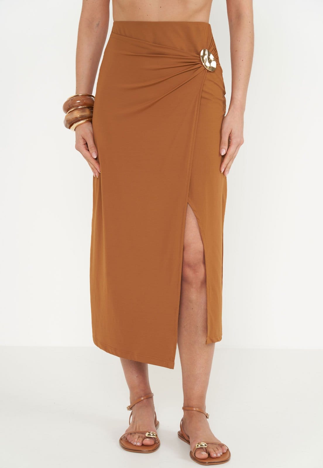 Vista principal Saia Feminina Colcci Midi Assimétrica Drapeada Colcci caramelo