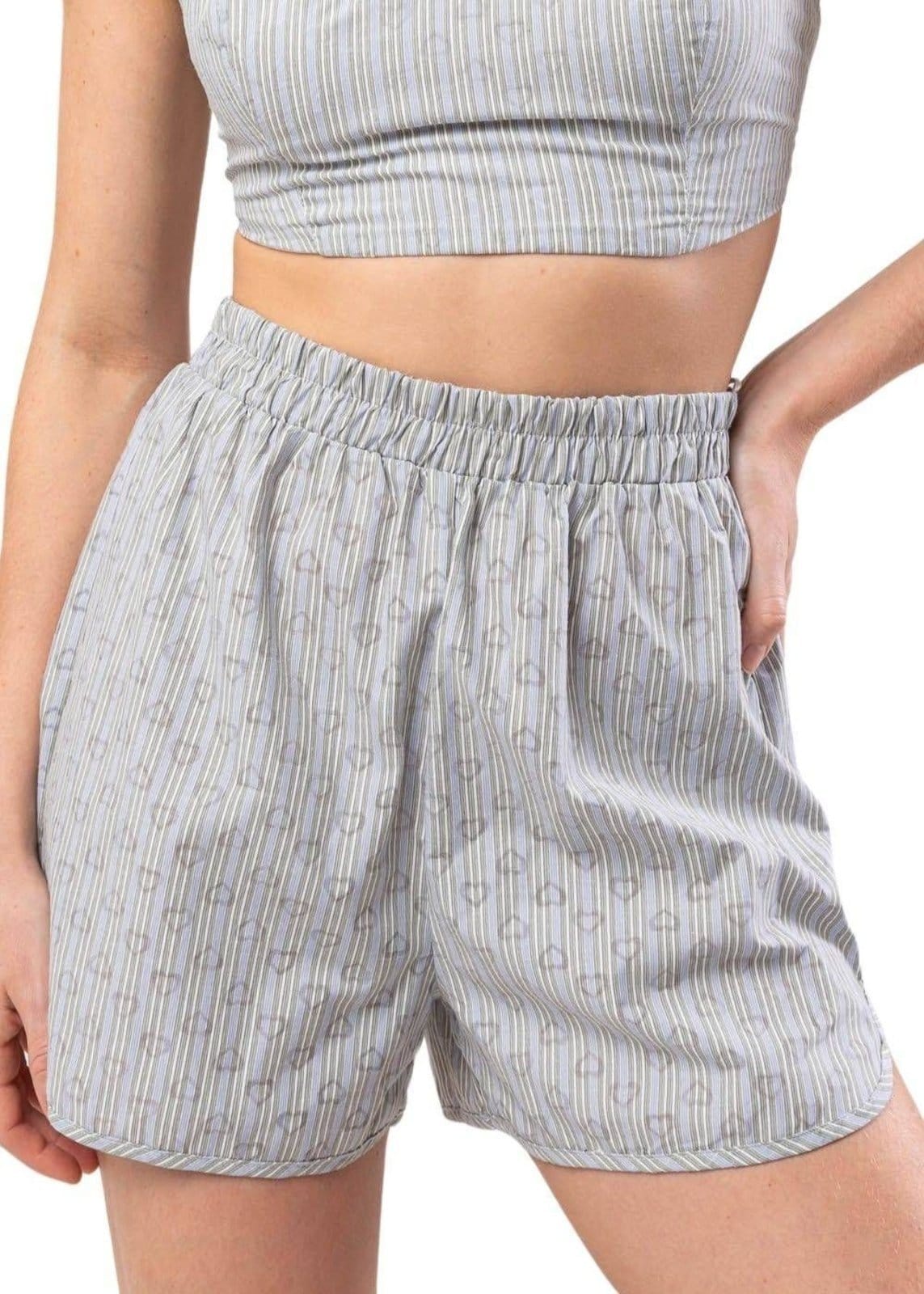 Vista principal Shorts Sawary Listrado - 278621 Sawary cinza