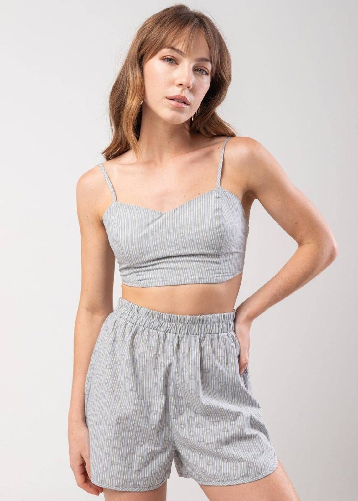 Vista 2 Shorts Sawary Listrado - 278621 Sawary cinza