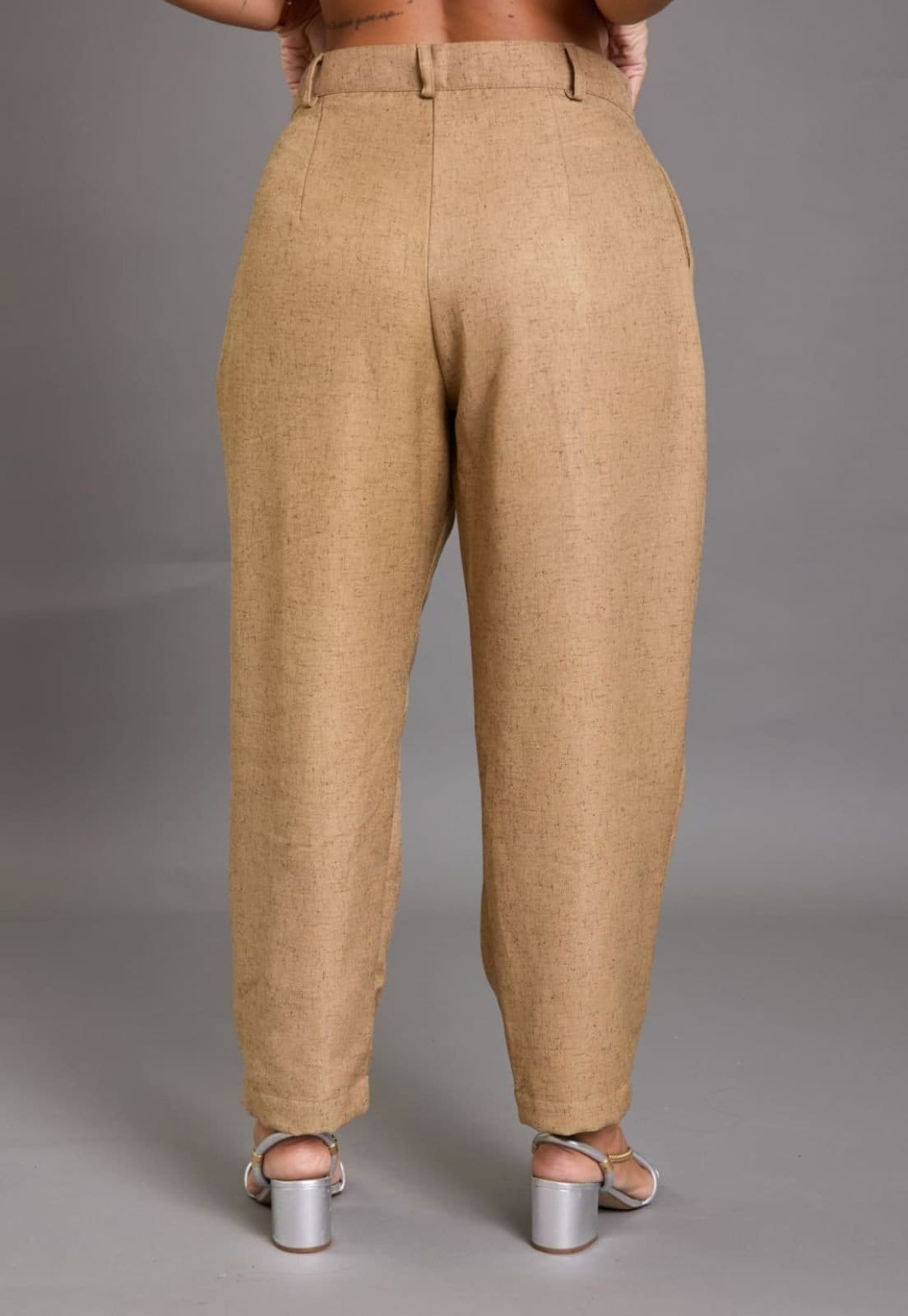 Vista 2 Calça Alfaiataria Feminina Mom em Poliéster Color LEMIER amarelo/bege/bronze/café/caramelo/castanho/cáqui/dourado/laranja/ouro velho