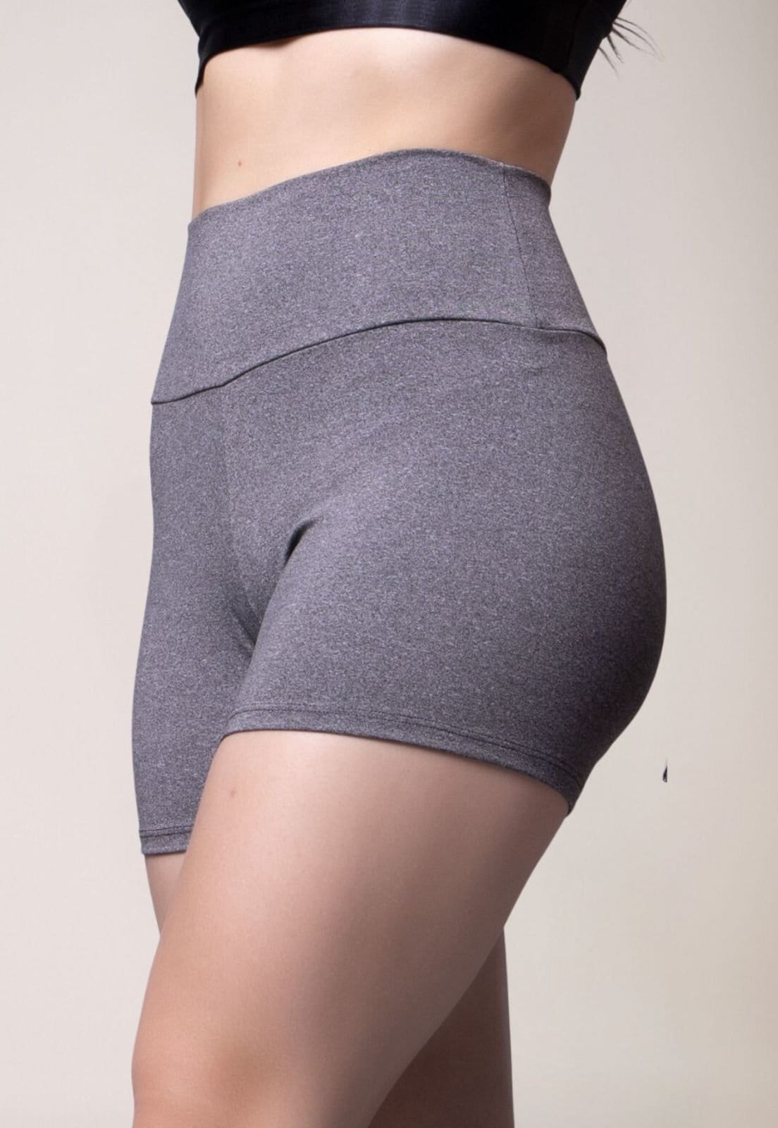 Vista 2 Short Fitness Serra E Mar Modas Feminino Suplex Liso Academia SERRA E MAR MODAS cinza