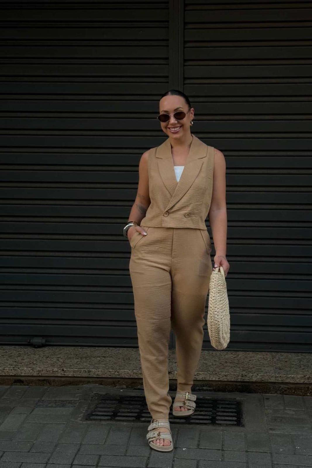 Vista 2 Calça Vanibele Alfaiataria Camelo Vanibele caramelo